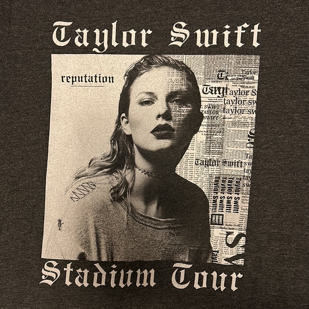Taylor Swift stadium tour tshirt